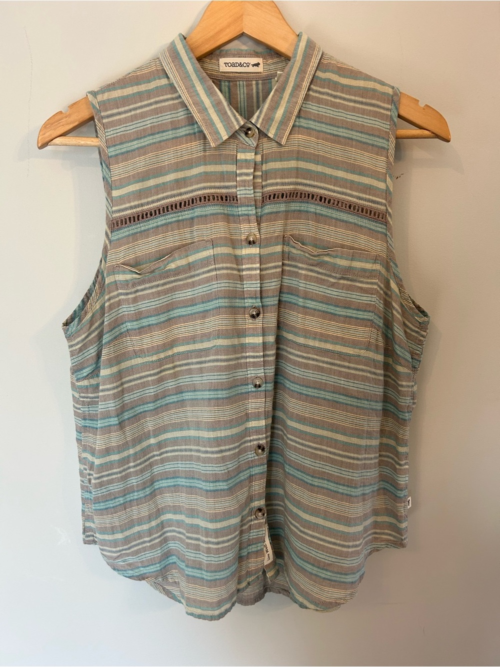 Toad & Co Striped Sleeveless Button Up Top Lightweight Organic Cotton L Blue